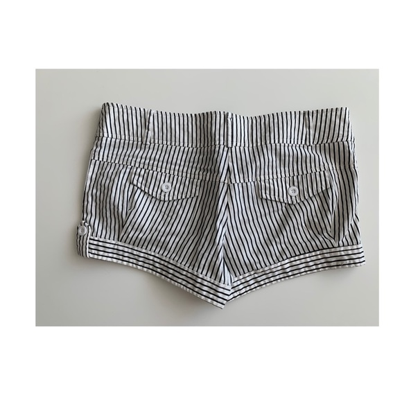 Cotton stripe black and white shorts - Picture 2 of 4